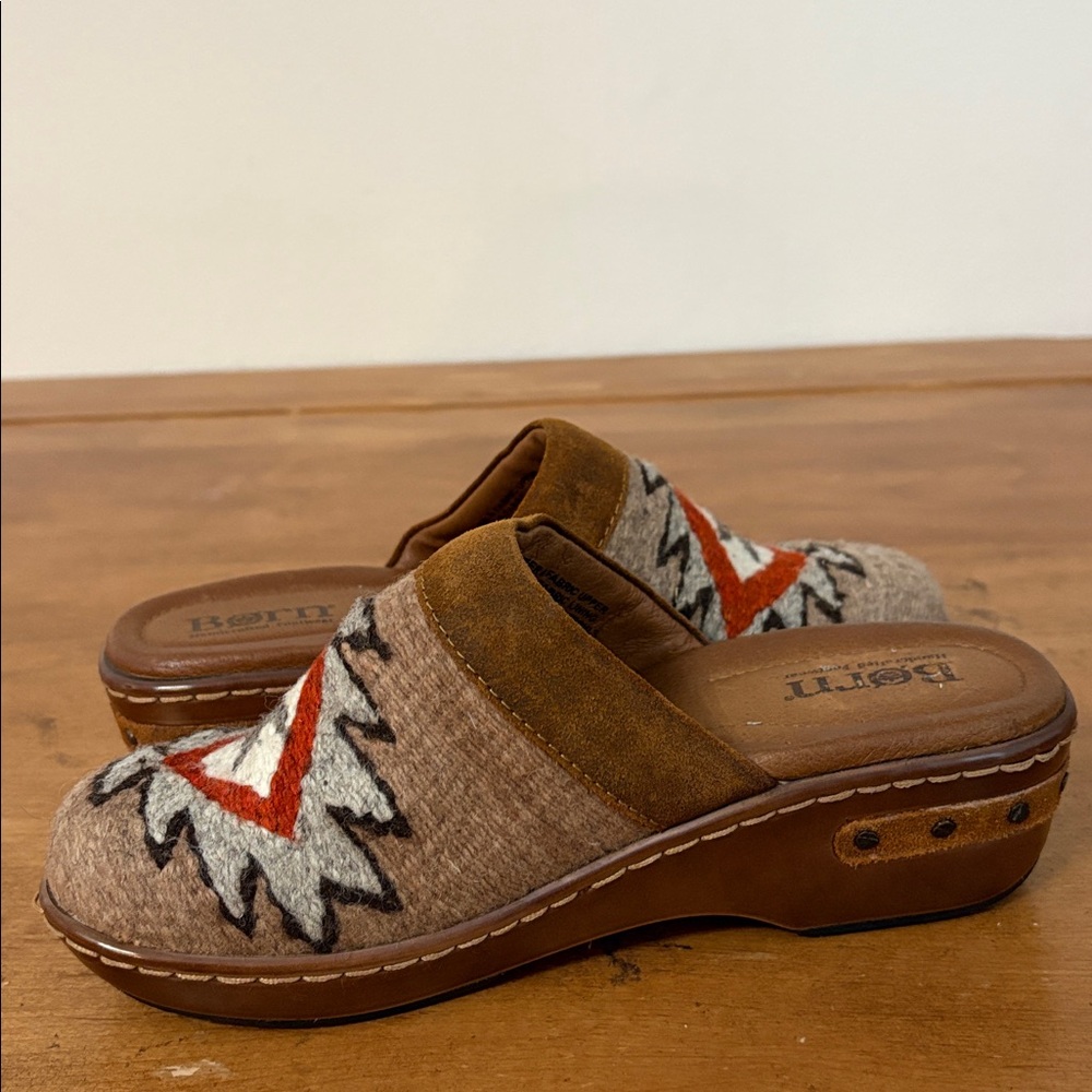 Born Bandy Blanket Clogs Size 6 - Picture 7 of 13
